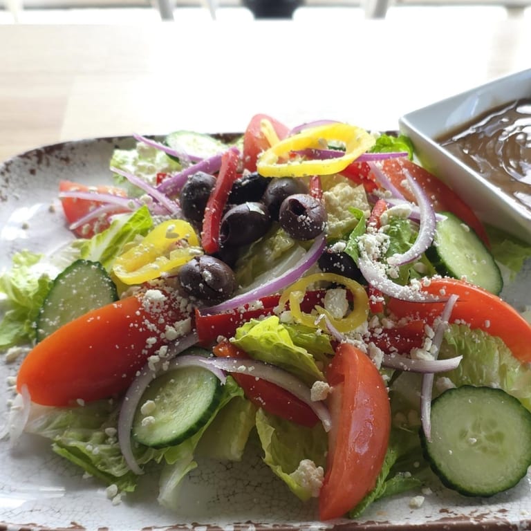 Fresh Salads: A Healthy Start to Your Meal